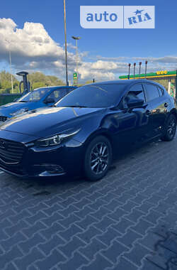 Хэтчбек Mazda 3 2017 в Киеве