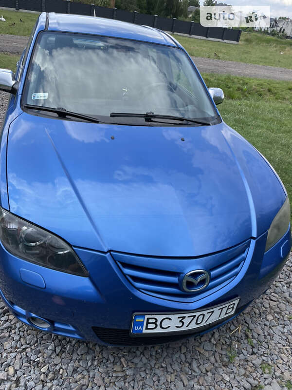 Седан Mazda 3 2004 в Жовкві