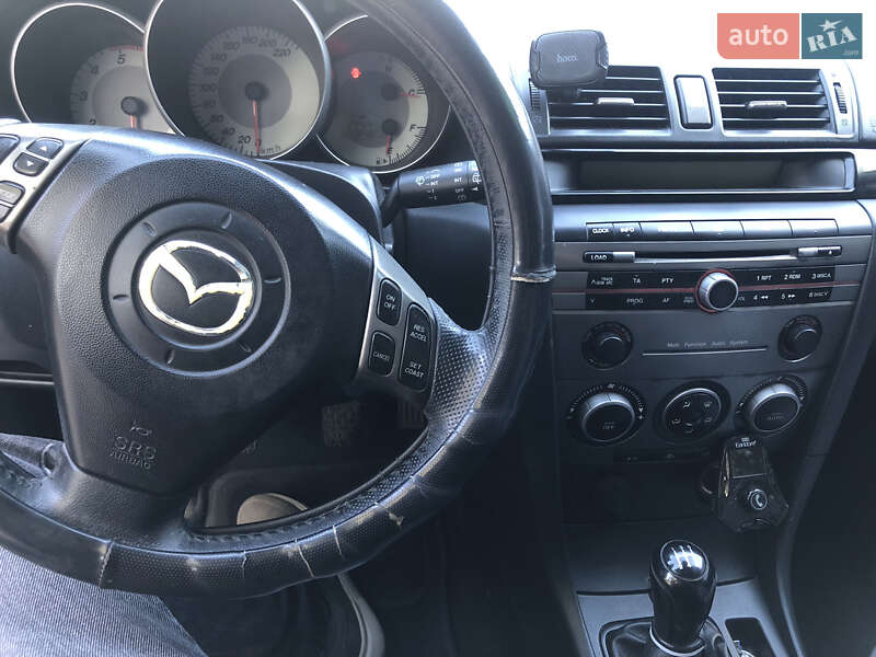 Хэтчбек Mazda 3 2006 в Черновцах
