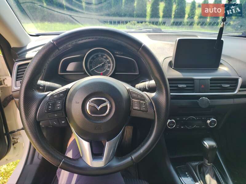 Седан Mazda 3 2015 в Рівному