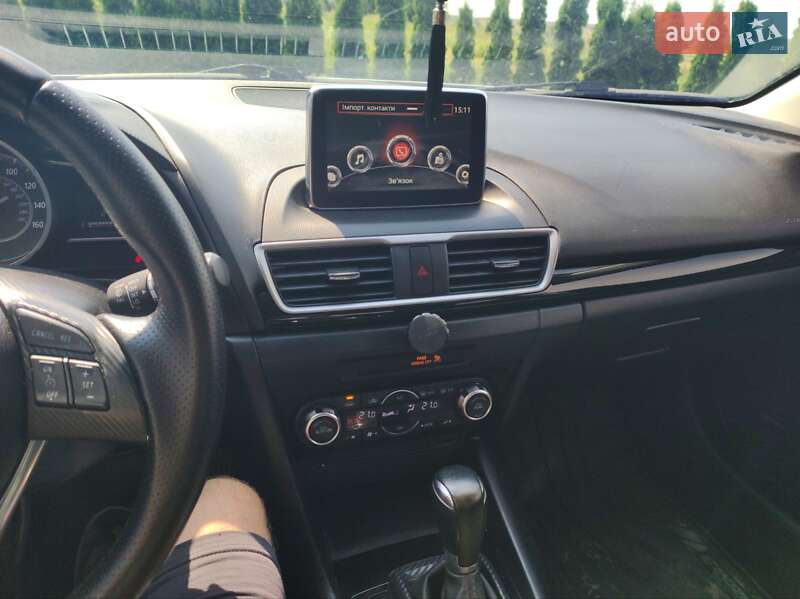 Седан Mazda 3 2015 в Рівному