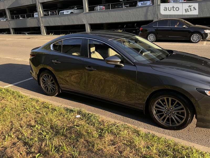 Седан Mazda 3 2019 в Львові