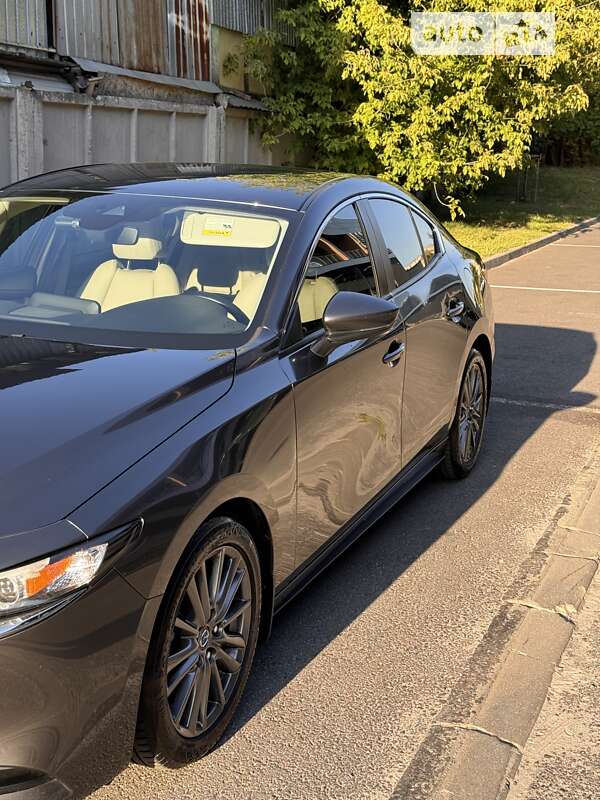 Седан Mazda 3 2019 в Львові