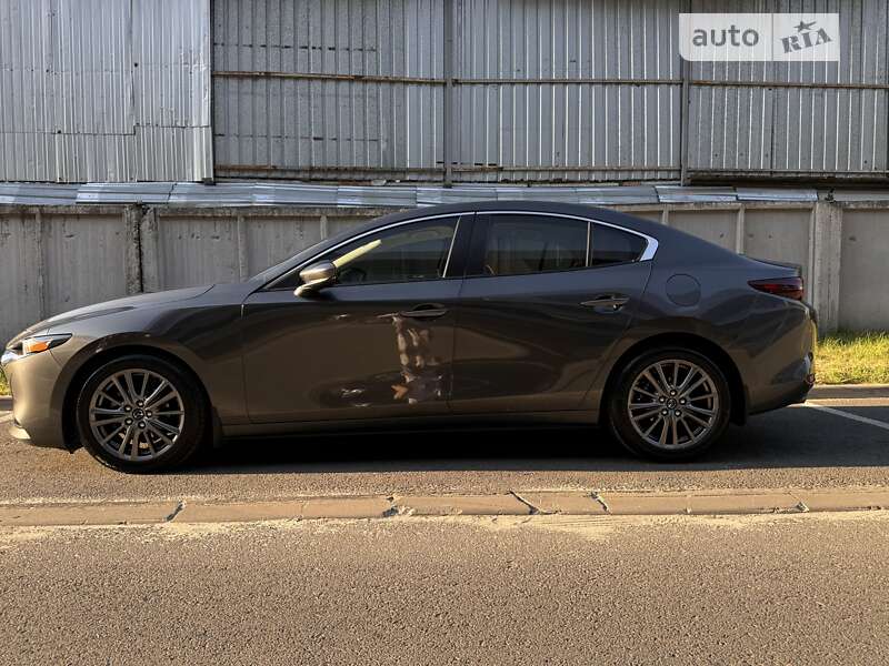 Седан Mazda 3 2019 в Львові