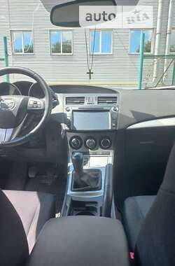 Седан Mazda 3 2010 в 