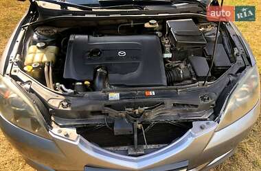 Хэтчбек Mazda 3 2004 в Врадиевке