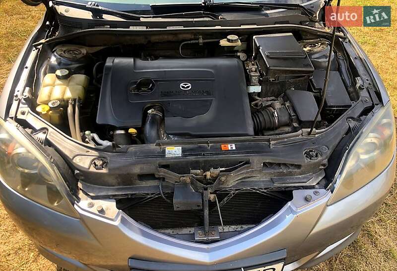 Хэтчбек Mazda 3 2004 в Врадиевке