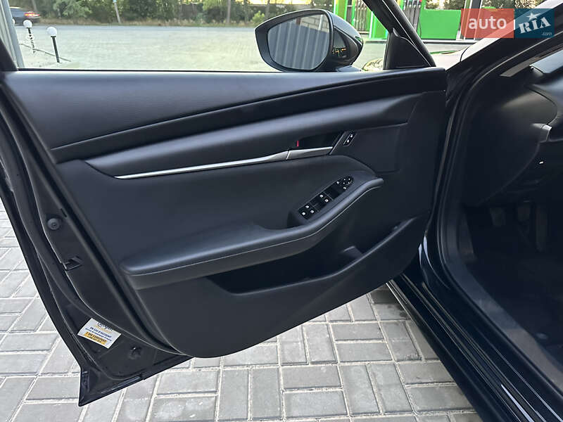 Седан Mazda 3 2019 в Новомосковську
