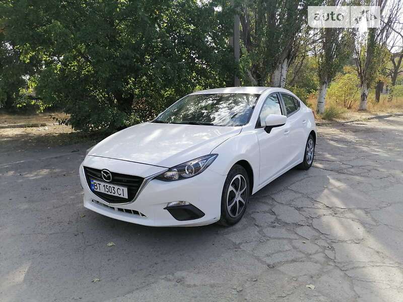 Седан Mazda 3 2015 в Николаеве