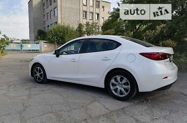 Седан Mazda 3 2015 в Николаеве