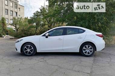 Седан Mazda 3 2015 в Николаеве