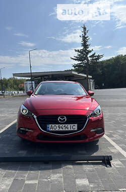 Седан Mazda 3 2018 в Ужгороде