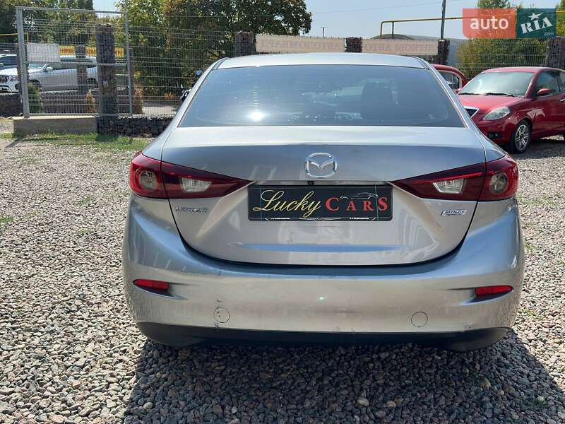 Седан Mazda 3 2016 в Одесі