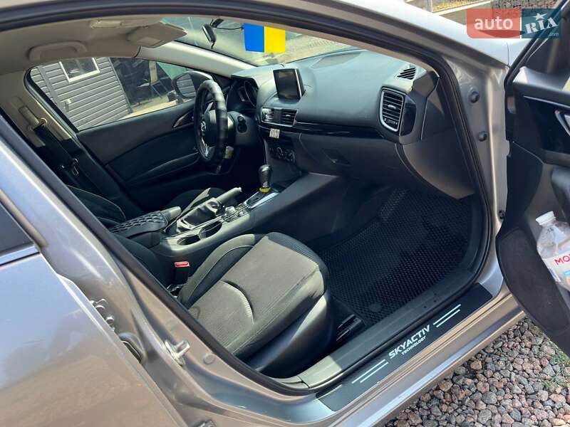 Седан Mazda 3 2016 в Одесі