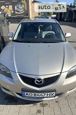 Седан Mazda 3 2003 в Перечине