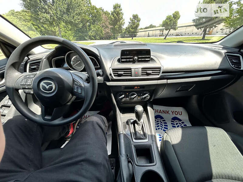 Седан Mazda 3 2014 в Львові