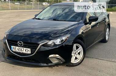 Седан Mazda 3 2015 в Днепре