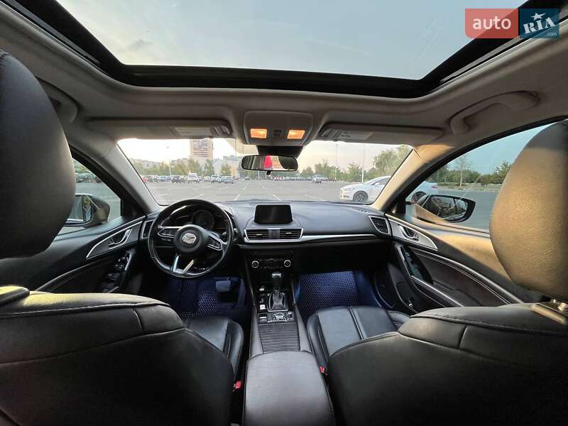 Хэтчбек Mazda 3 2017 в Запорожье