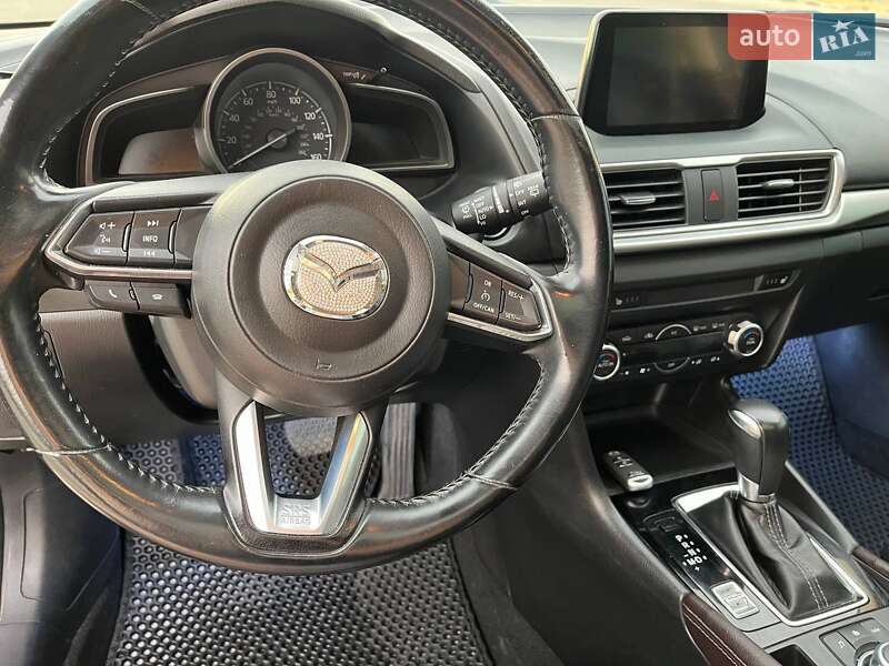 Хэтчбек Mazda 3 2017 в Запорожье