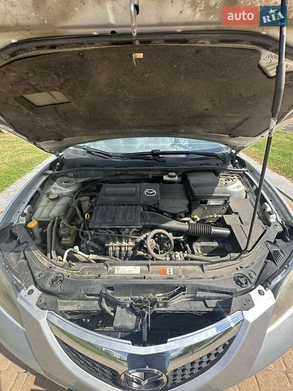 Седан Mazda 3 2007 в Южном