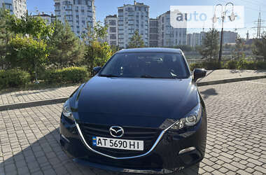 Седан Mazda 3 2016 в Ивано-Франковске