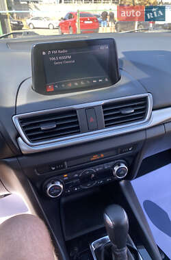 Хэтчбек Mazda 3 2017 в 