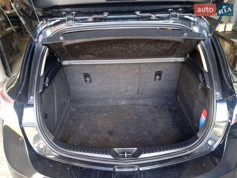 Хэтчбек Mazda 3 2009 в Никополе