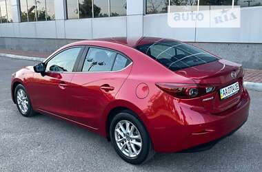 Седан Mazda 3 2017 в Киеве