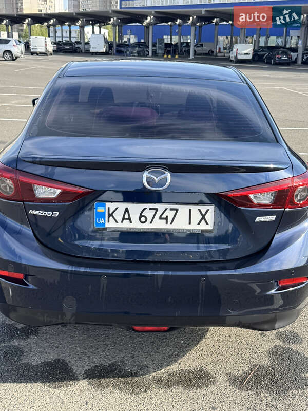 Седан Mazda 3 2016 в Киеве