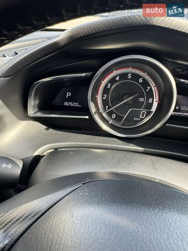 Седан Mazda 3 2016 в Киеве