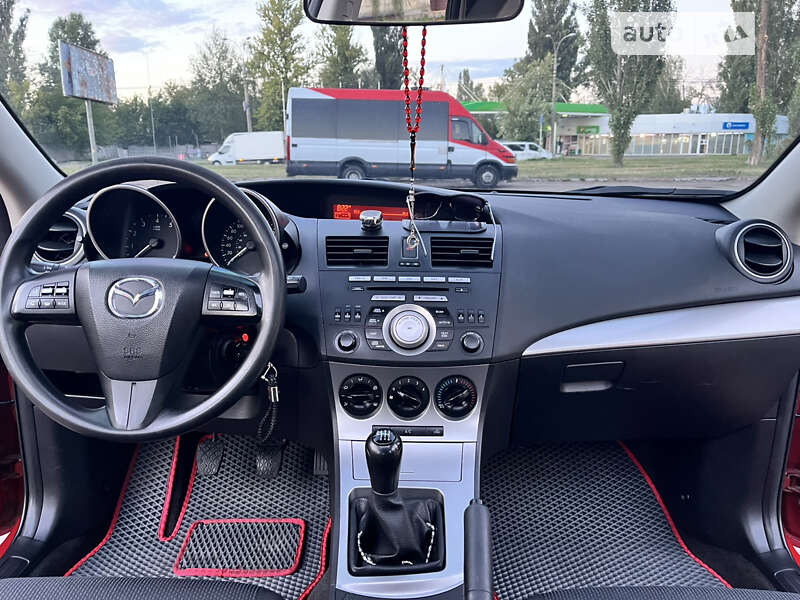Хэтчбек Mazda 3 2011 в Киеве