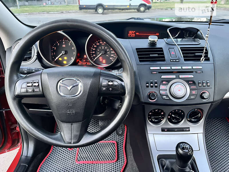 Хэтчбек Mazda 3 2011 в Киеве