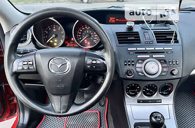Хэтчбек Mazda 3 2011 в 