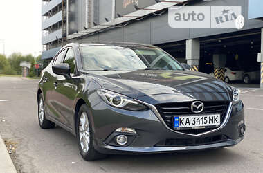 Седан Mazda 3 2015 в Киеве