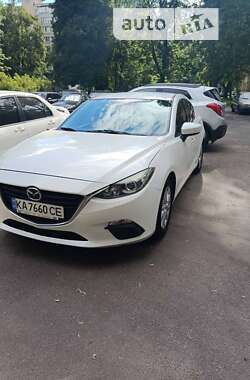 Седан Mazda 3 2016 в Киеве