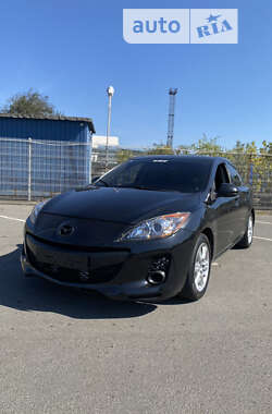 Седан Mazda 3 2013 в Дніпрі