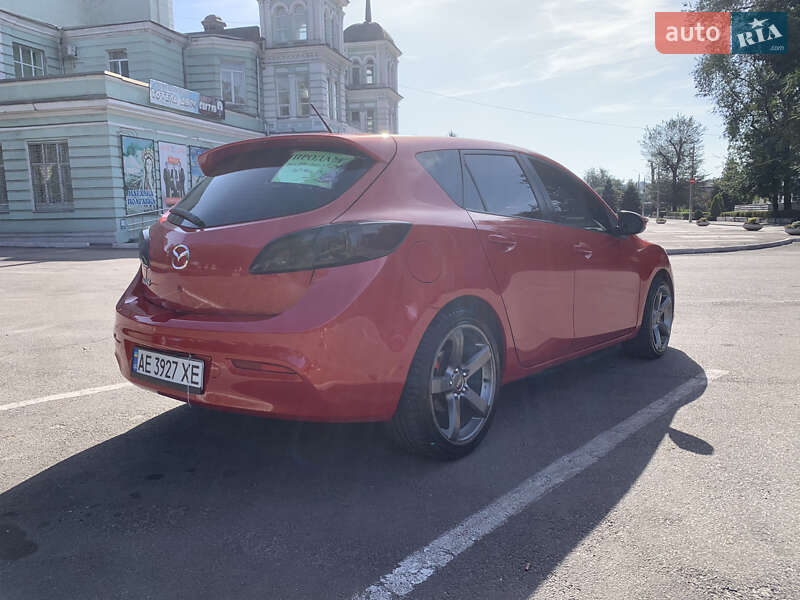 Хетчбек Mazda 3 2011 в Кам'янському