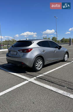 Хэтчбек Mazda 3 2014 в Киеве