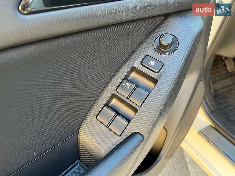 Седан Mazda 3 2014 в Виннице
