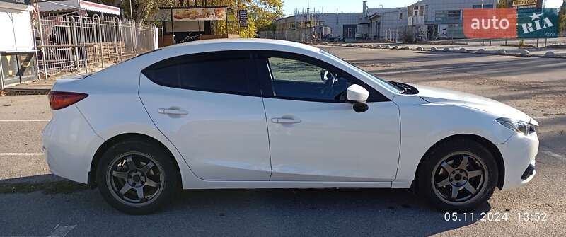 Седан Mazda 3 2014 в Херсоне