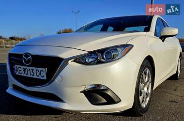 Седан Mazda 3 2016 в Днепре