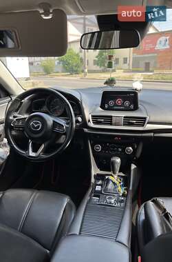 Седан Mazda 3 2018 в Николаеве