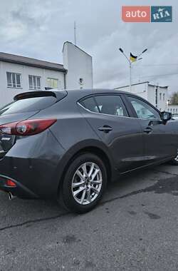 Хэтчбек Mazda 3 2015 в Измаиле