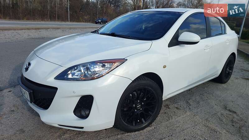 Седан Mazda 3 2012 в Днепре