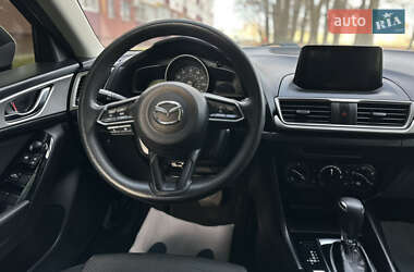 Седан Mazda 3 2017 в Полтаве