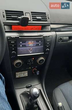 Хетчбек Mazda 3 2003 в 