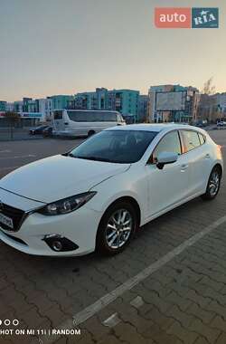 Хетчбек Mazda 3 2016 в Софіївській Борщагівці