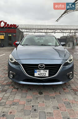 Седан Mazda 3 2014 в Дніпрі