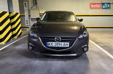 Седан Mazda 3 2016 в Днепре