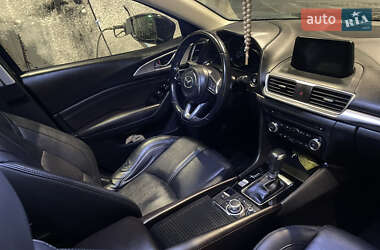 Седан Mazda 3 2017 в 